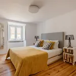 Principe Real Hideaway By Praca Das Flores By Nestatlisbon *