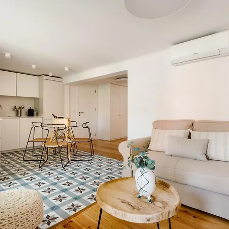 Principe Real Hideaway By Praca Flores By Nestatlisbon 아파트