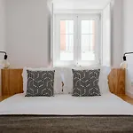 Principe Real Hideaway By Praca Das Flores By Nestatlisbon *