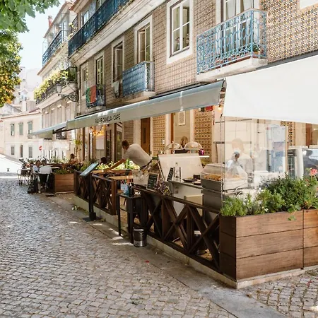 Principe Real Hideaway By Praca Das Flores By Nestatlisbon Apartman